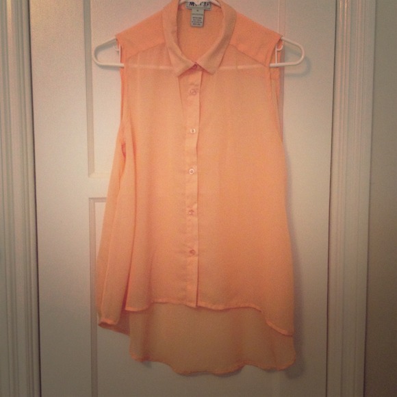 ❌❌SOLD❌❌Orange cream high low tank top