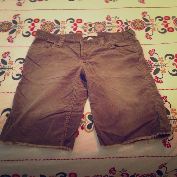 Roxy knee length brown shorts!