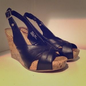 PRICE REDUCTION💫 Black leather Cato wedges!