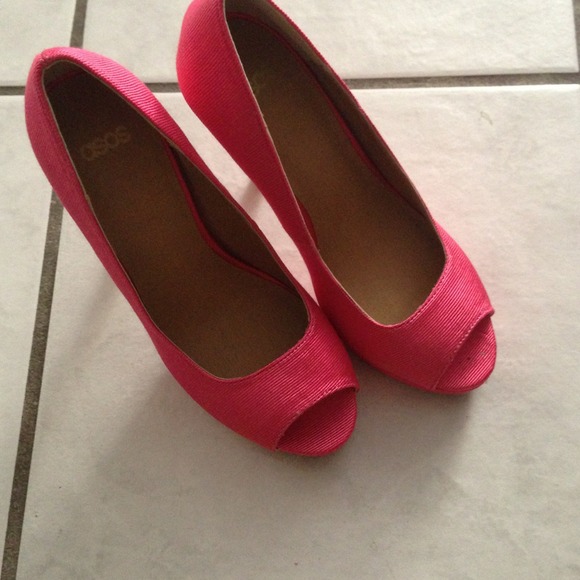 Hot fusion pink pumps