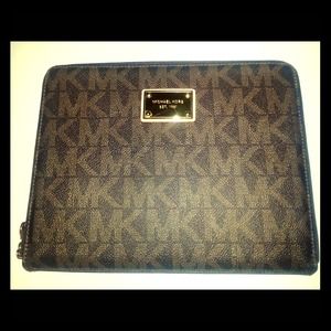 Authentic Michaels Kors IPad Folio reduced