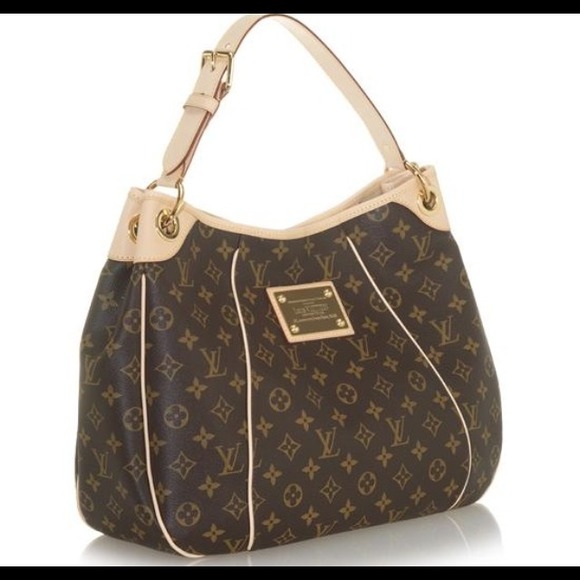 Brown bag $175 through PayPal! 😊