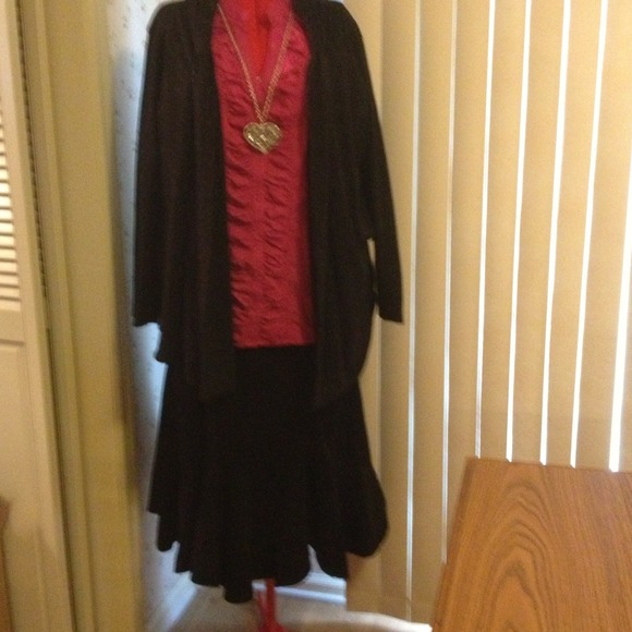 Long black shrug with long sleeves