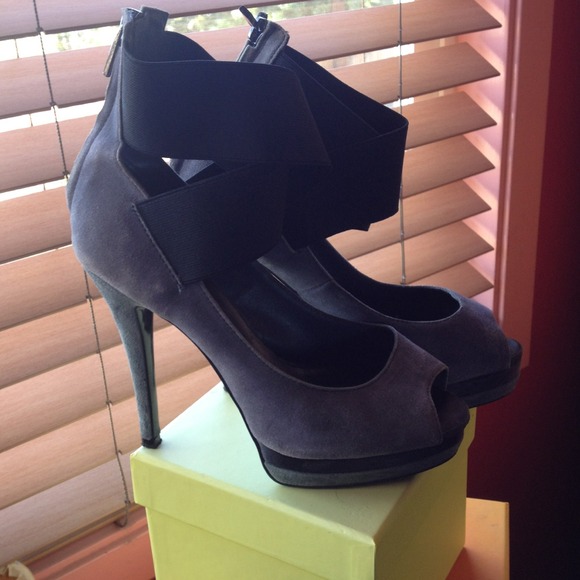 REDUCED!!!bakers lavender suede peep toe stilettos