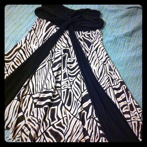 Funky Black & White "7-Way Dress"