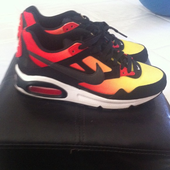 🔴Sold🔴 Women Nike air ombre red to yellow