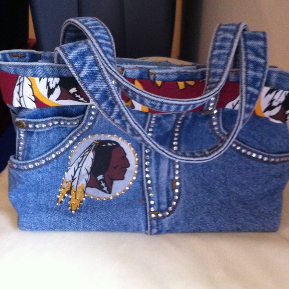 Redskins purse New never used !!