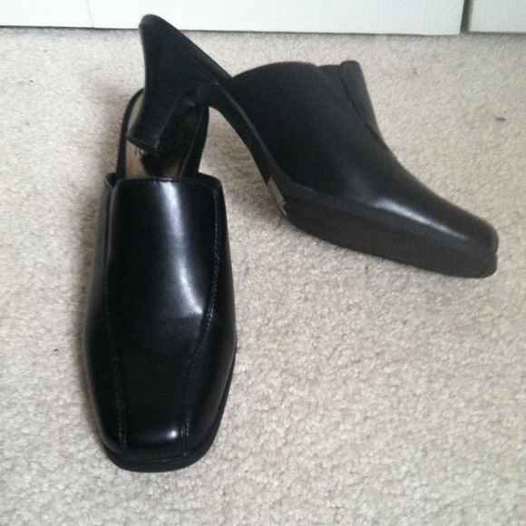 Price ✂Saving you 💰Slip on heels