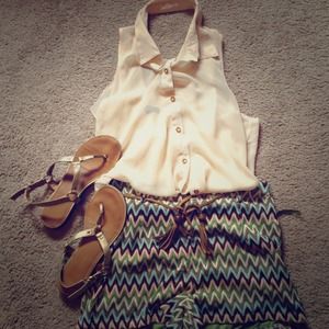 Foreign exchange outfit