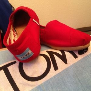 Toms