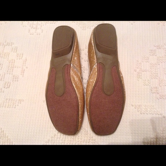 BUNDLED for jv2013 Gold Glitter Slippers Size 8 - Picture 2 of 4