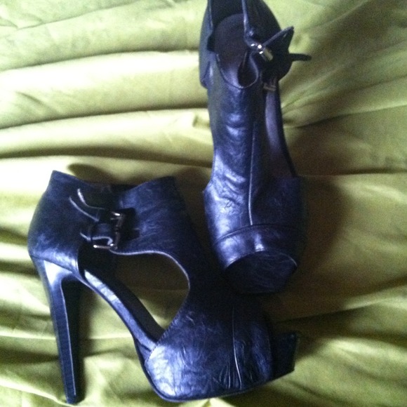 Black sexy heels