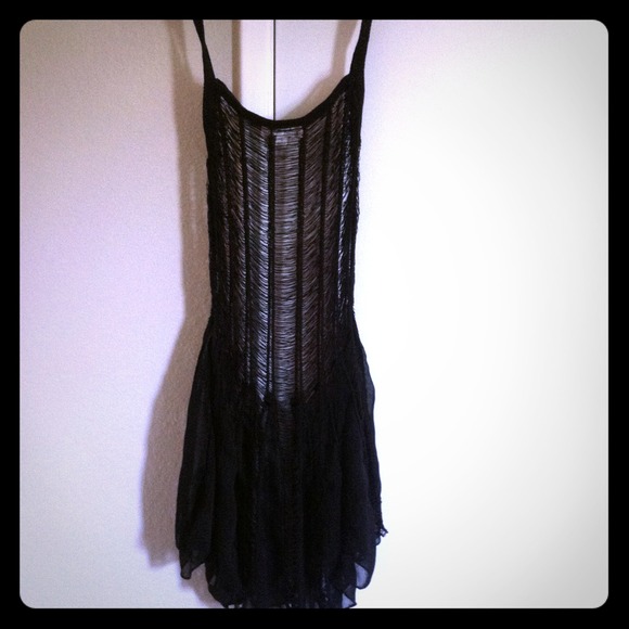 Bundled & traded Netting style black tunic style