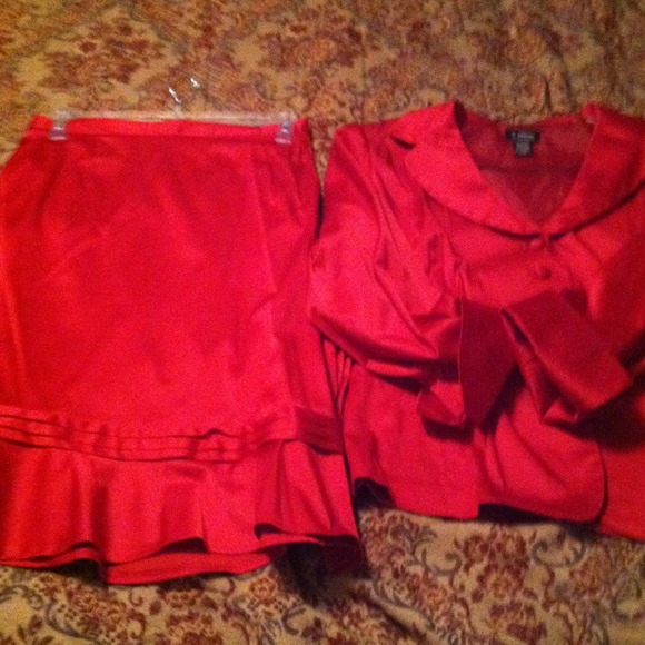 Plus size red skirt suit Sz 22W