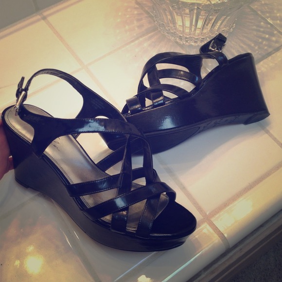 ❌SOLD❌bundle📦Marc Fisher Wedges