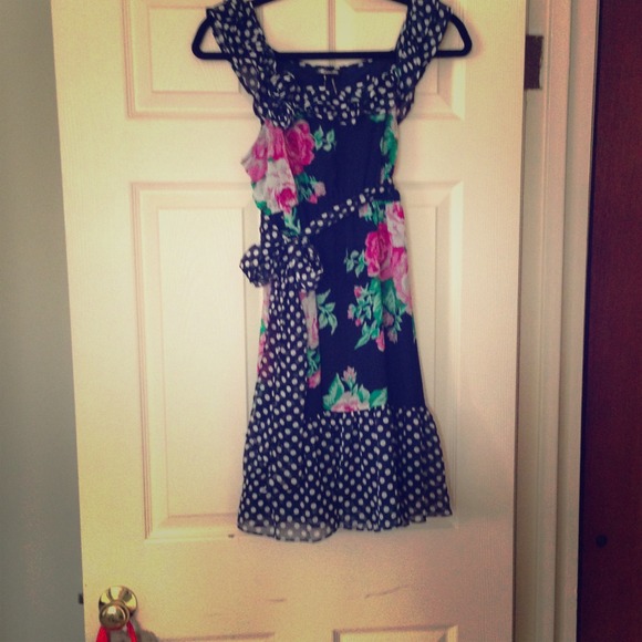 HOLD* hmm105* Floral navy polka dot dress