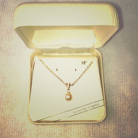 Crystal and pearl charm - Picture 1 of 2