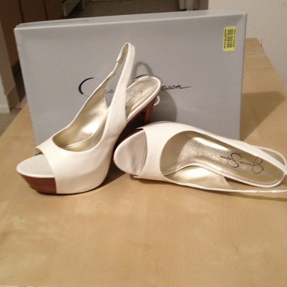 ***SOLD***Jessica Simpson peep toe pump