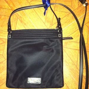 Authentic Dooney&Bourke purse,with serial #