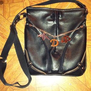 Beyonce Dereon leather crossbody bag