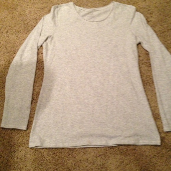 J.Jill scoop neck long sleeve t-shirt.