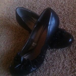 SOLD****Size 5.5 black pump