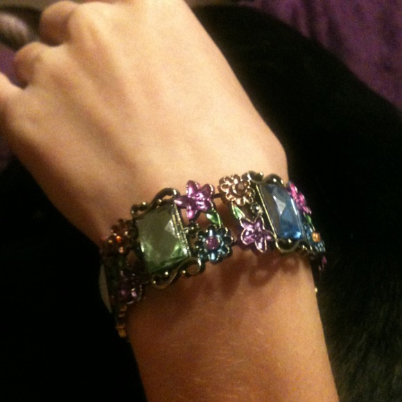 Cute colorful bracelet. - Picture 3 of 4