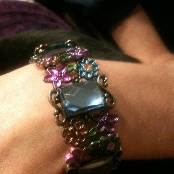 Cute colorful bracelet. - Picture 4 of 4