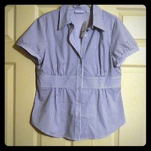 ⛔Sold⛔NWT NY&Co short sleeve dress shirt.