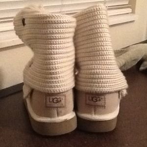 Classic Cardy Uggs in Ivory