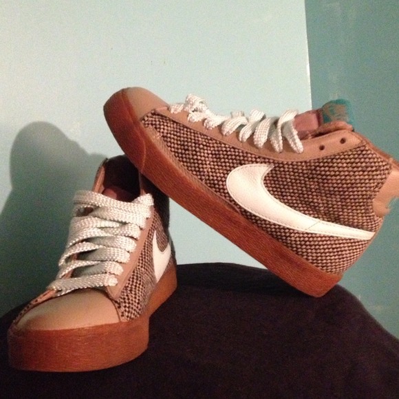 Women's rare Nike shoes - Picture 1 of 4