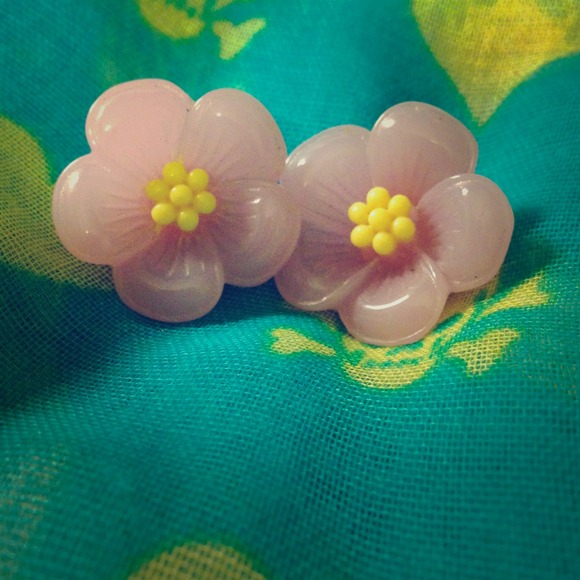 -----Traded-----Flower Earrings!!!