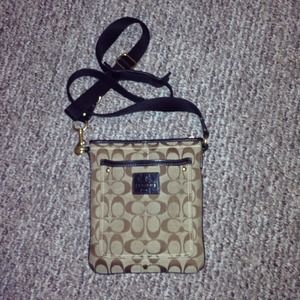 Cross body coach purse