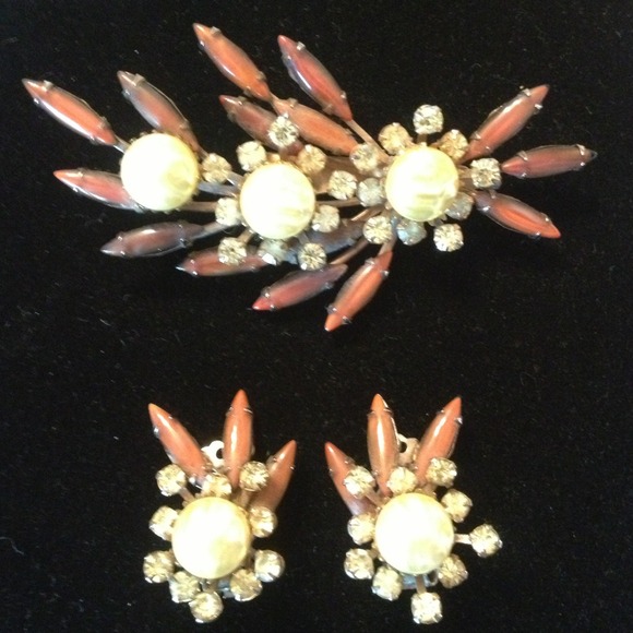 Vintage Marked Set Pearl n Reddish Glass
