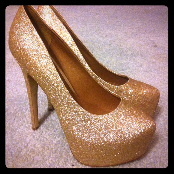 6.75 inch glitter pumps
