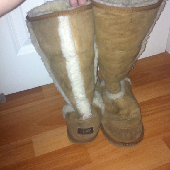 Tall sunshine uggs!