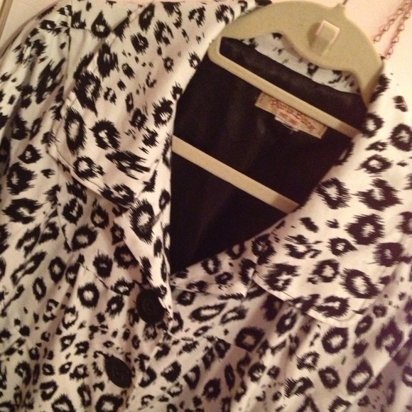 🐼Black & White Swing Jacket