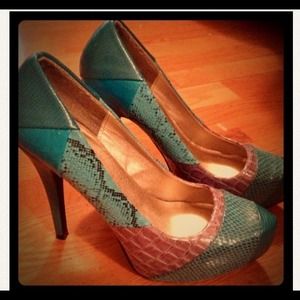 High heels! Pretty pumps!