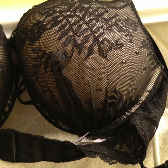 ❤️SOLD❤️ Victoria Secret Bra - Picture 2 of 3