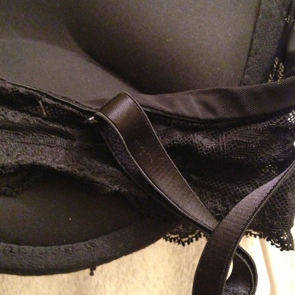 ❤️SOLD❤️ Victoria Secret Bra - Picture 3 of 3