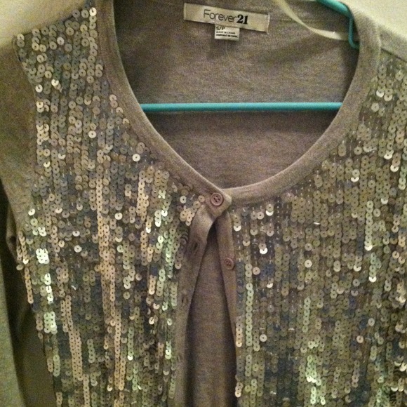 TRADED!!!!! Forever 21 sequin crop sweater - Picture 2 of 4