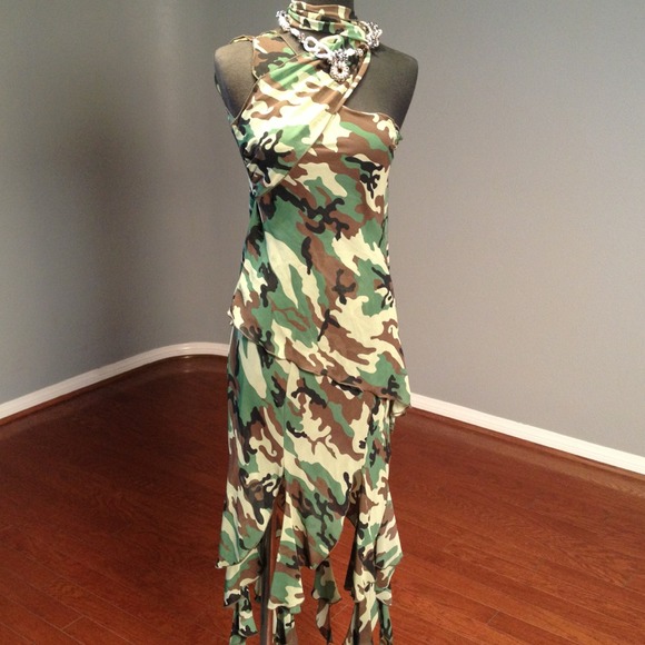 2 Piece Oboe army print skirt and blouse.