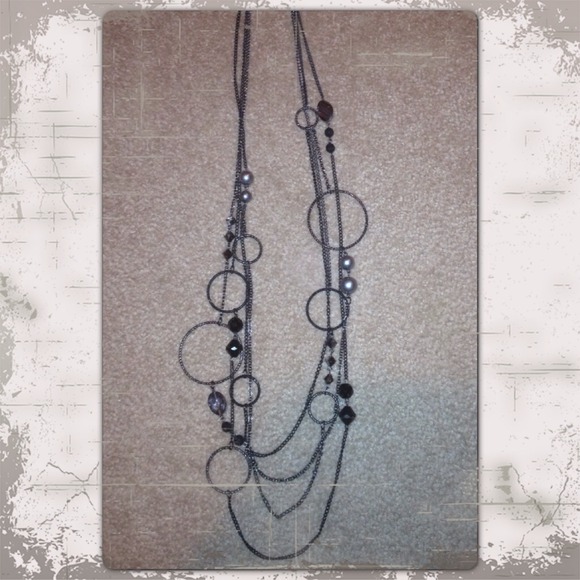 *SOLD* NWTExpress long necklace