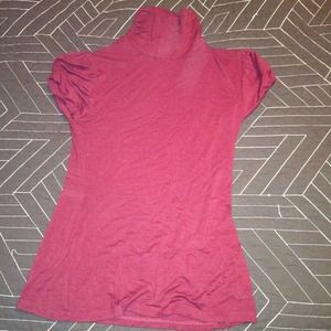 Small maroon short sleeve turtleneck