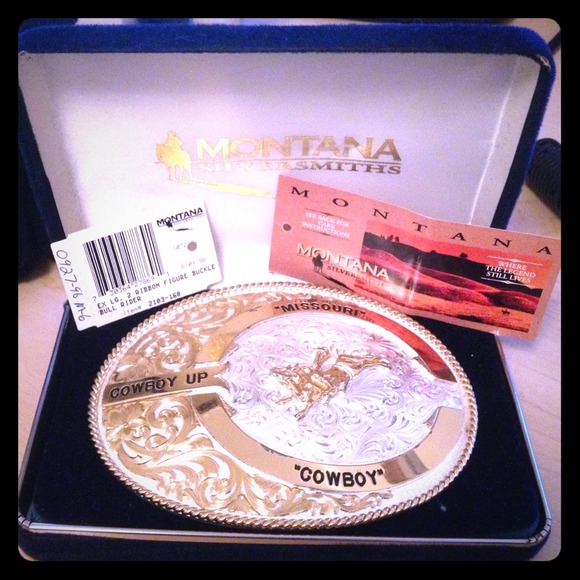 🎉🎉Host Pick🎉🎉Montana silversmiths belt buckle.