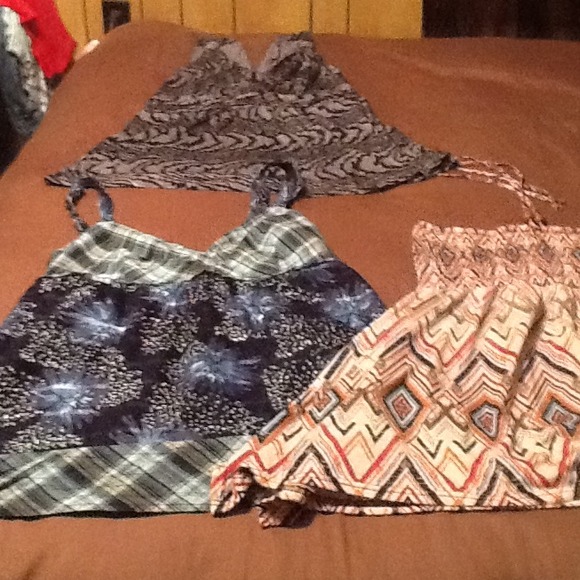 BUNDLE OF LADIES/Girls Spring tops!! All like new! - Picture 1 of 4