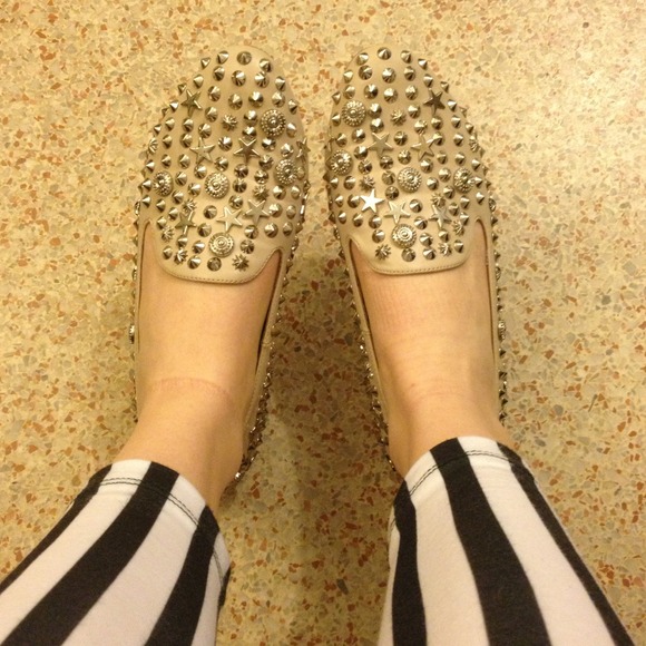 Jeffrey Campbell Nude Elegant Stud Loafers S7