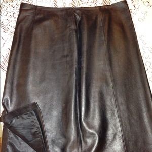 BLACK LEATHER SKIRT 😘