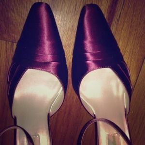 Dyed burgundy sandals