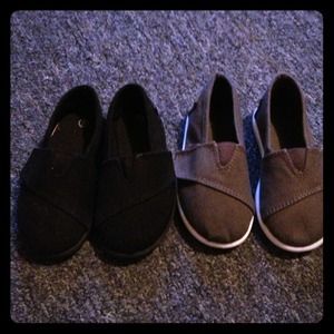 Black and gray flats . Bundle .